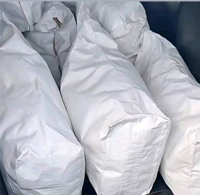 Poppy Pods white bag